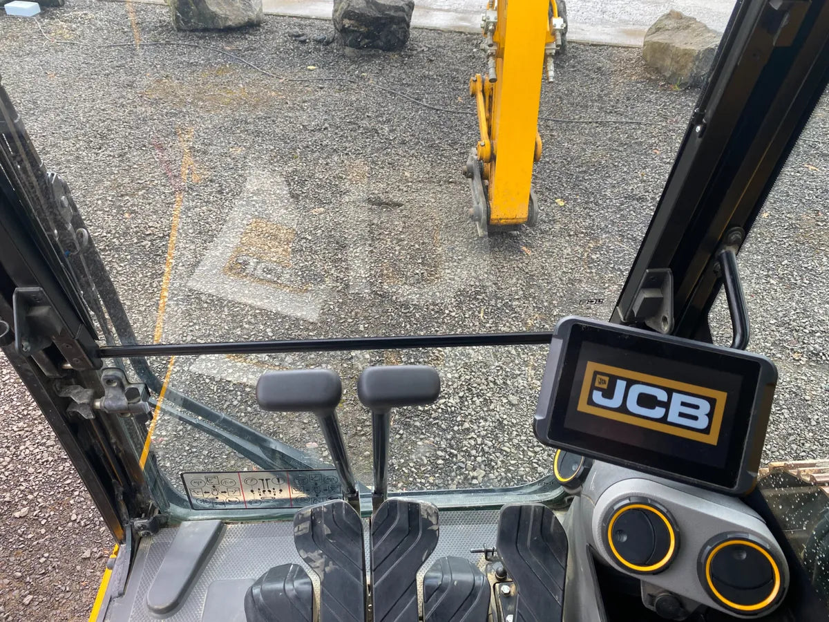 JCB 140X Pro Tracked Excavator