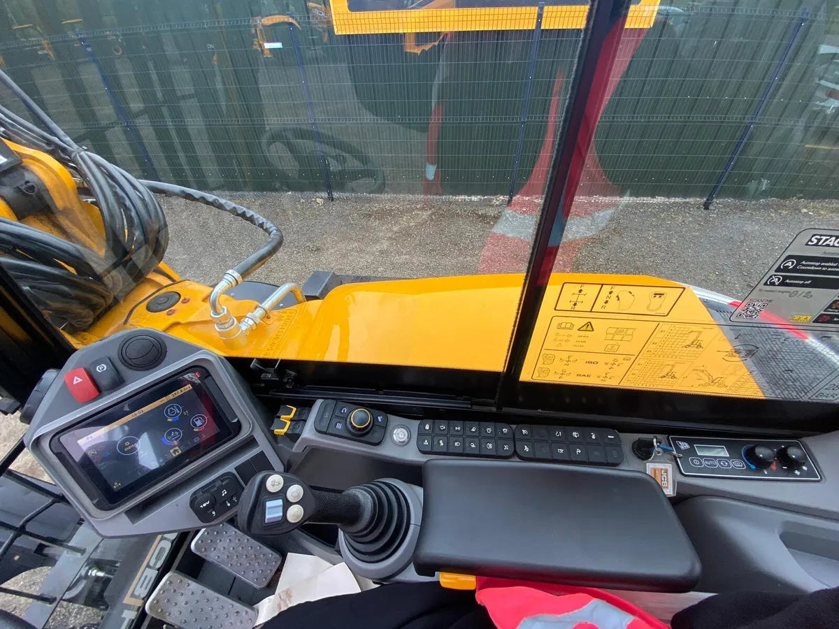 Ex Demo JCB Hydradig 110W Plus