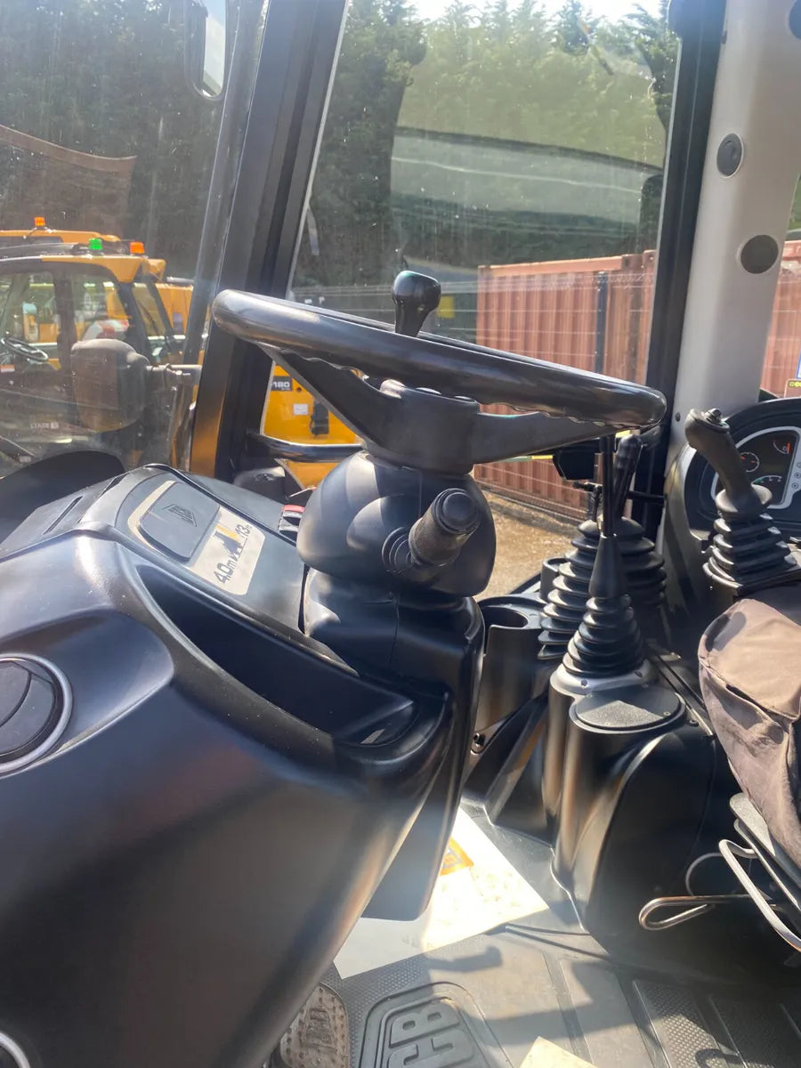 JCB 3CX Backhoe Loader (2012)