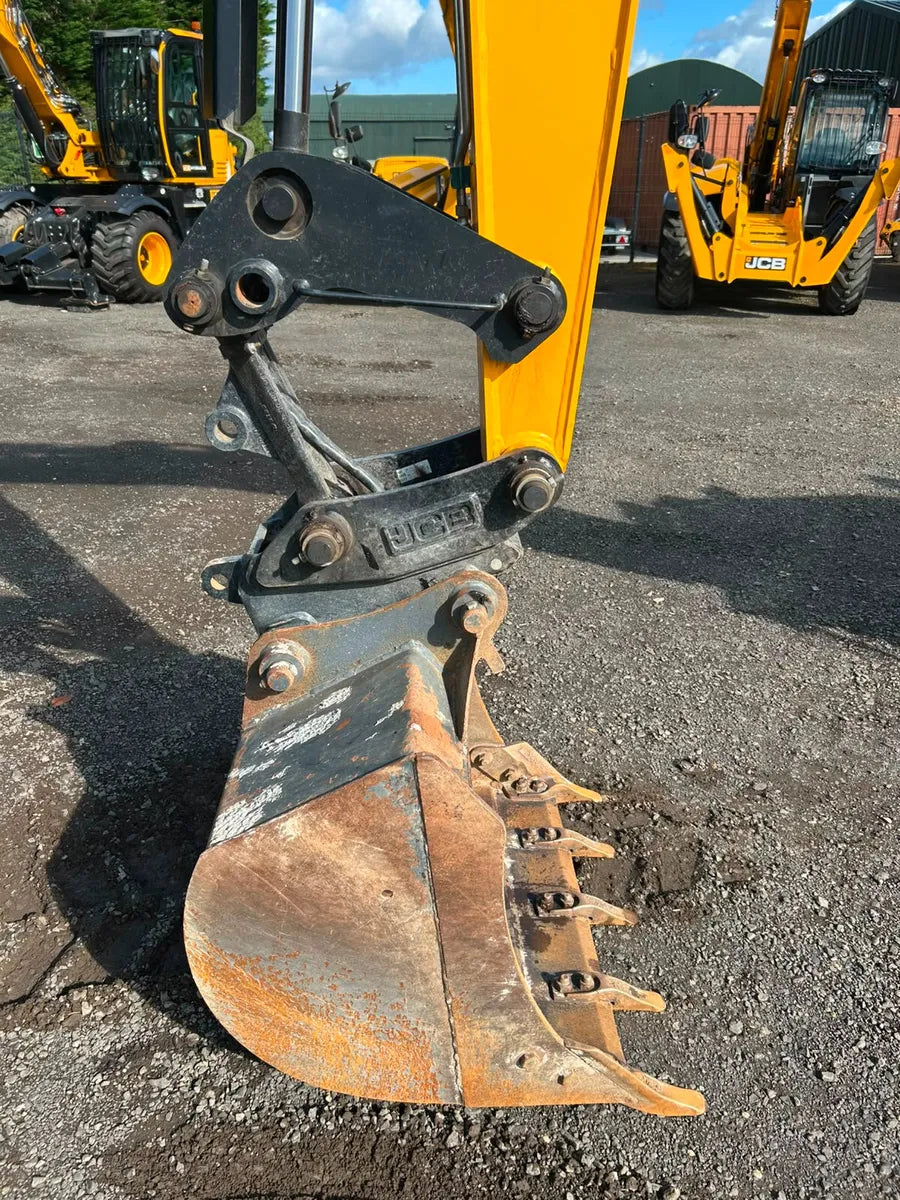 JCB 86C Pro Midi Digger