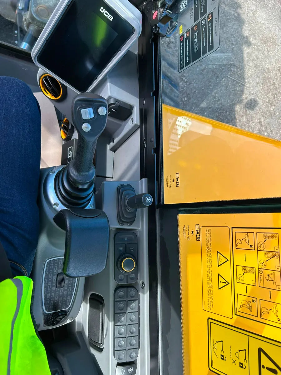 JCB 86C Pro Midi Digger