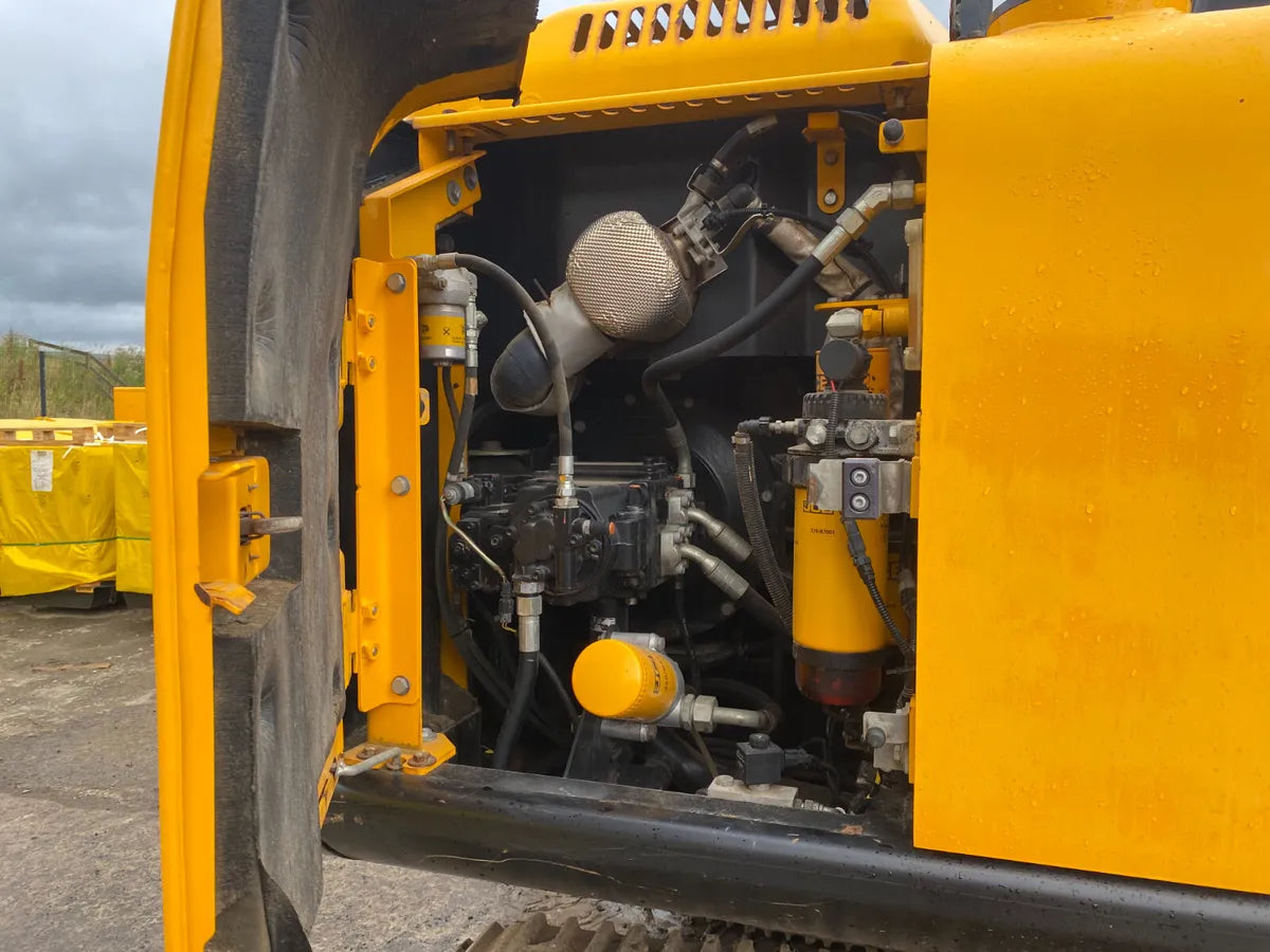 JCB JS130 LC Plus Tracked  Excavator