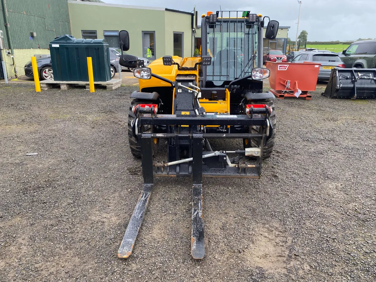 JCB 525-60 COMPACT TELEHANDLER YEAR 2025